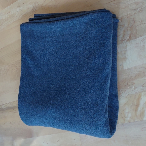 JOANN Anti Pill Plush Fleece Fabric Solids In Charcoal Gray, 3 Yards. - Picture 3 of 6